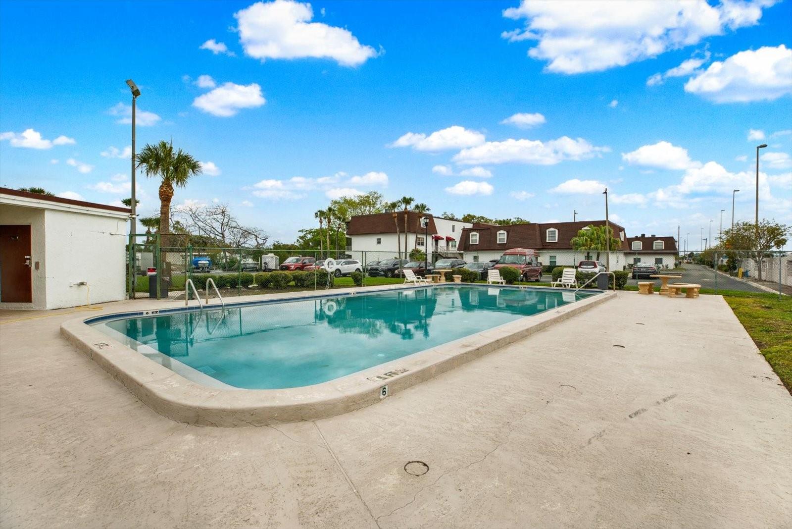 9130 TUDOR DR #M105, TAMPA, FL, 33615