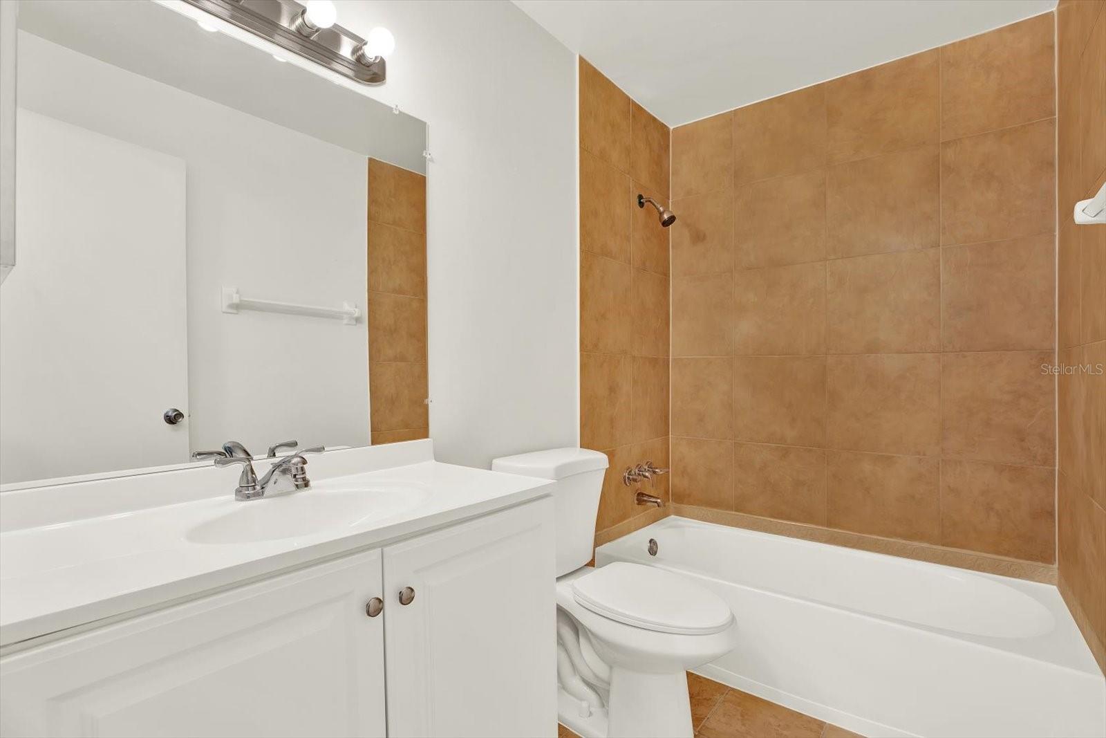 9130 TUDOR DR #M105, TAMPA, FL, 33615