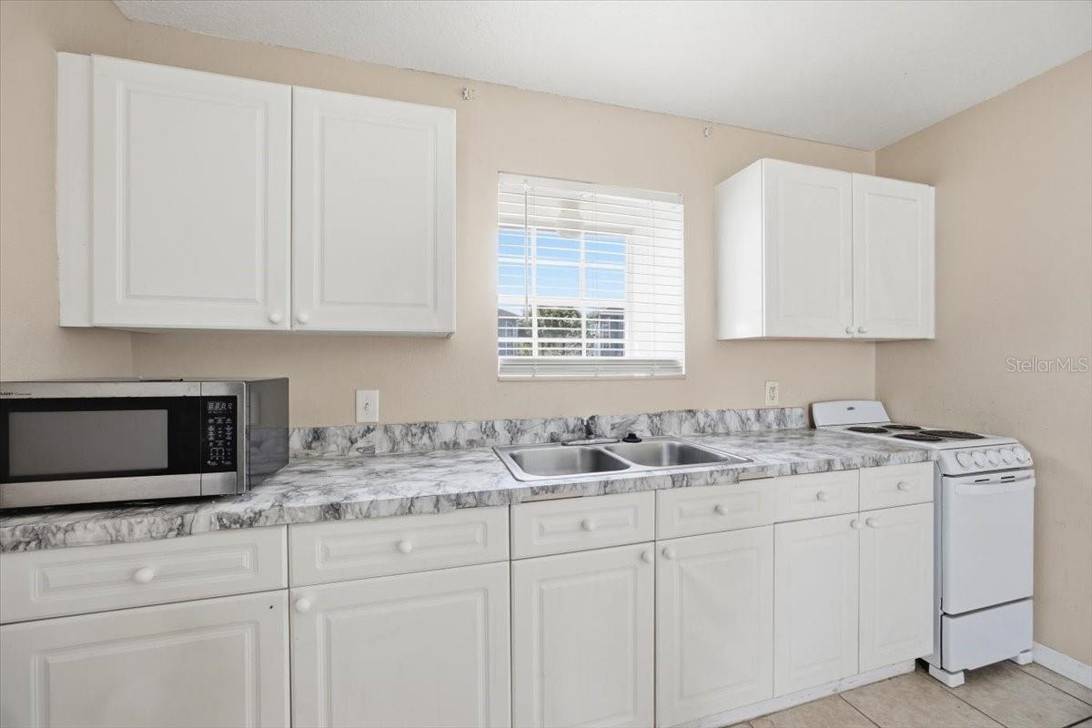 130 COCO PLUM DR #Front Unit, DAVENPORT, FL, 33897