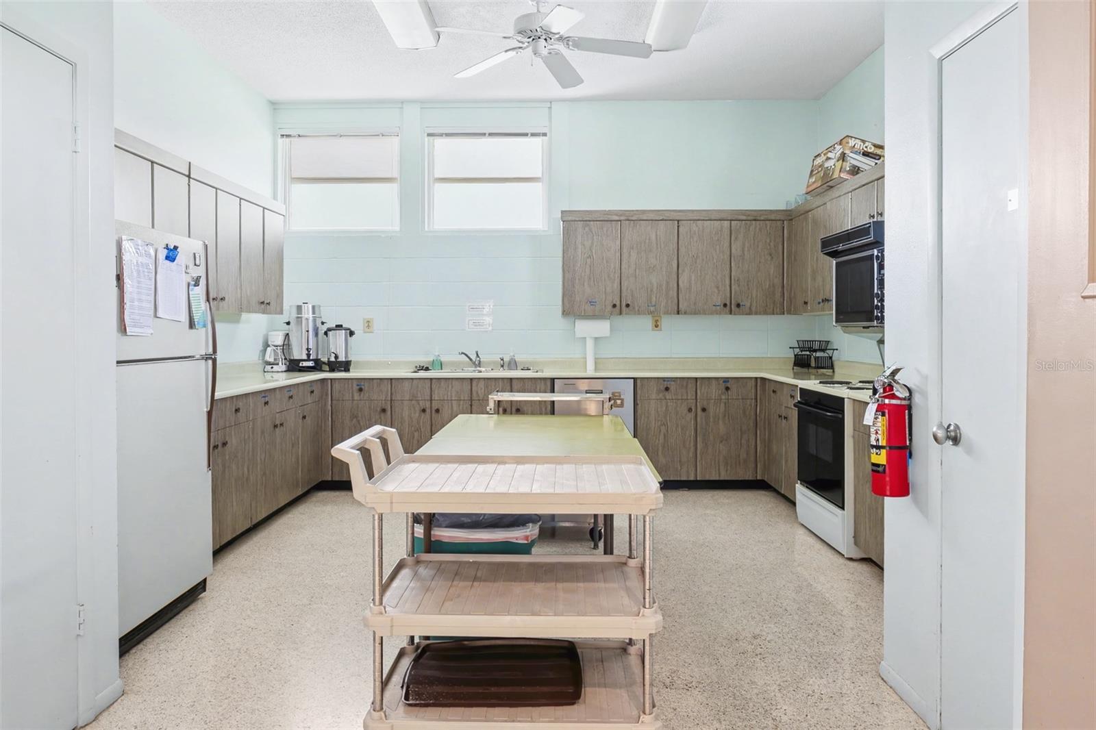1327 GLENDALE CIR W #218, SARASOTA, FL, 34232