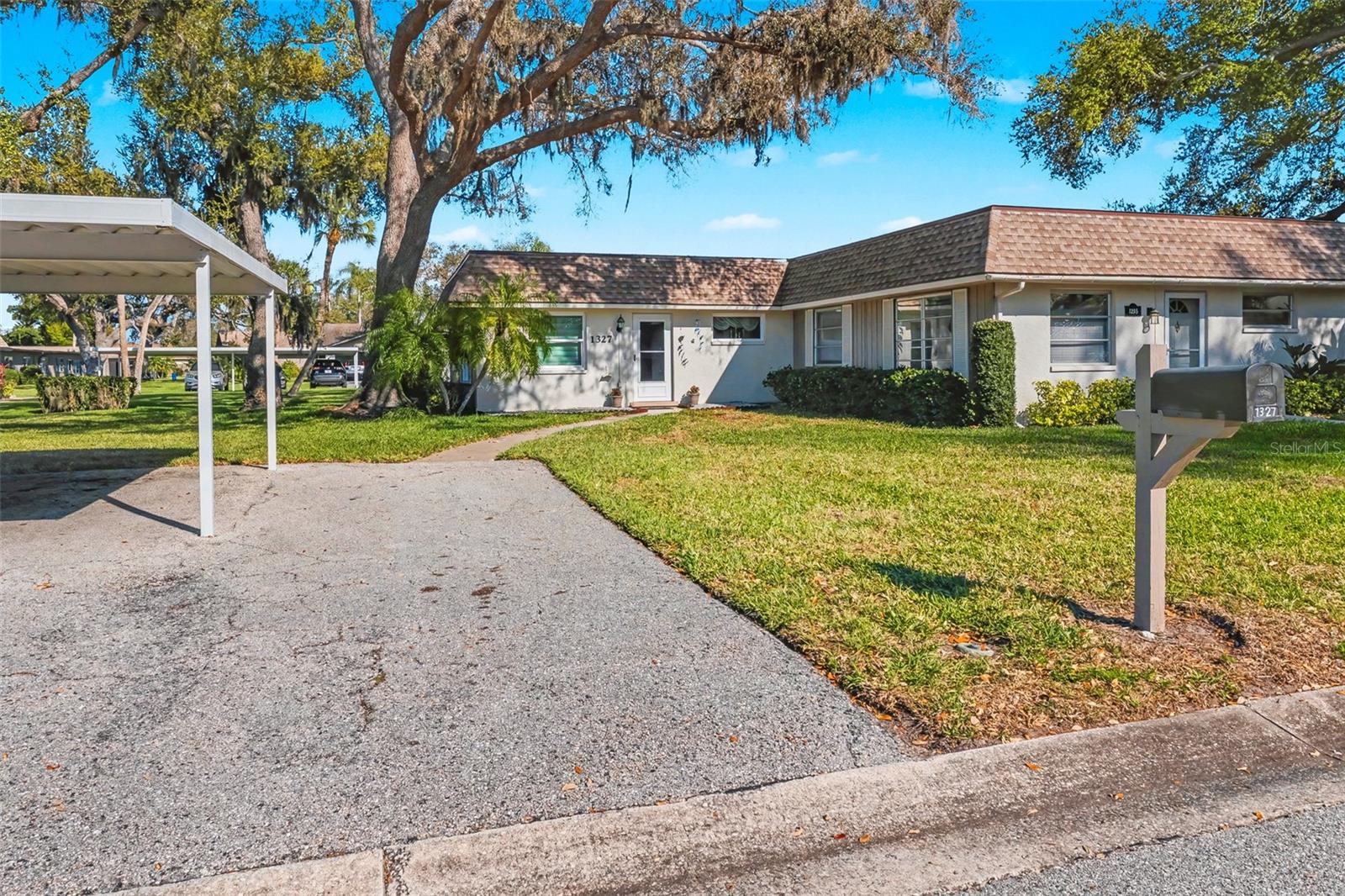 1327 GLENDALE CIR W #218, SARASOTA, FL, 34232