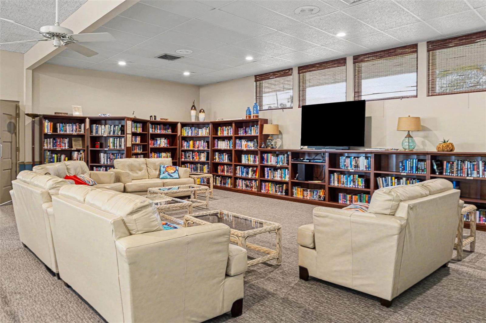 1327 GLENDALE CIR W #218, SARASOTA, FL, 34232