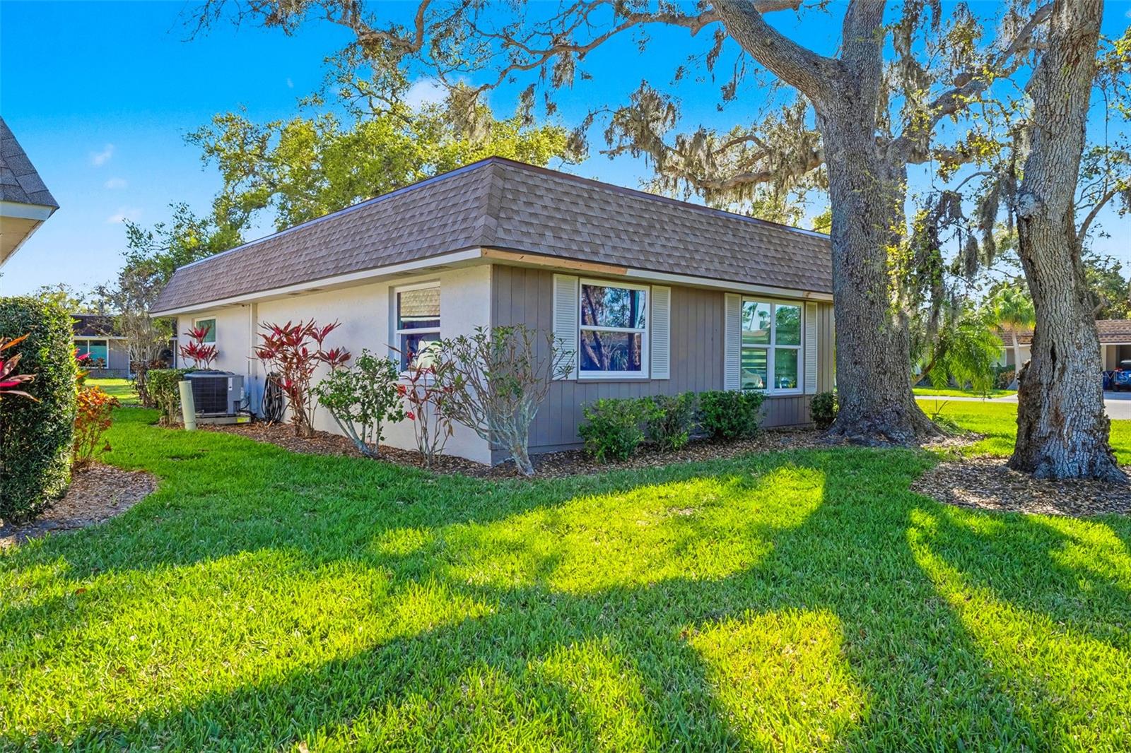 1327 GLENDALE CIR W #218, SARASOTA, FL, 34232