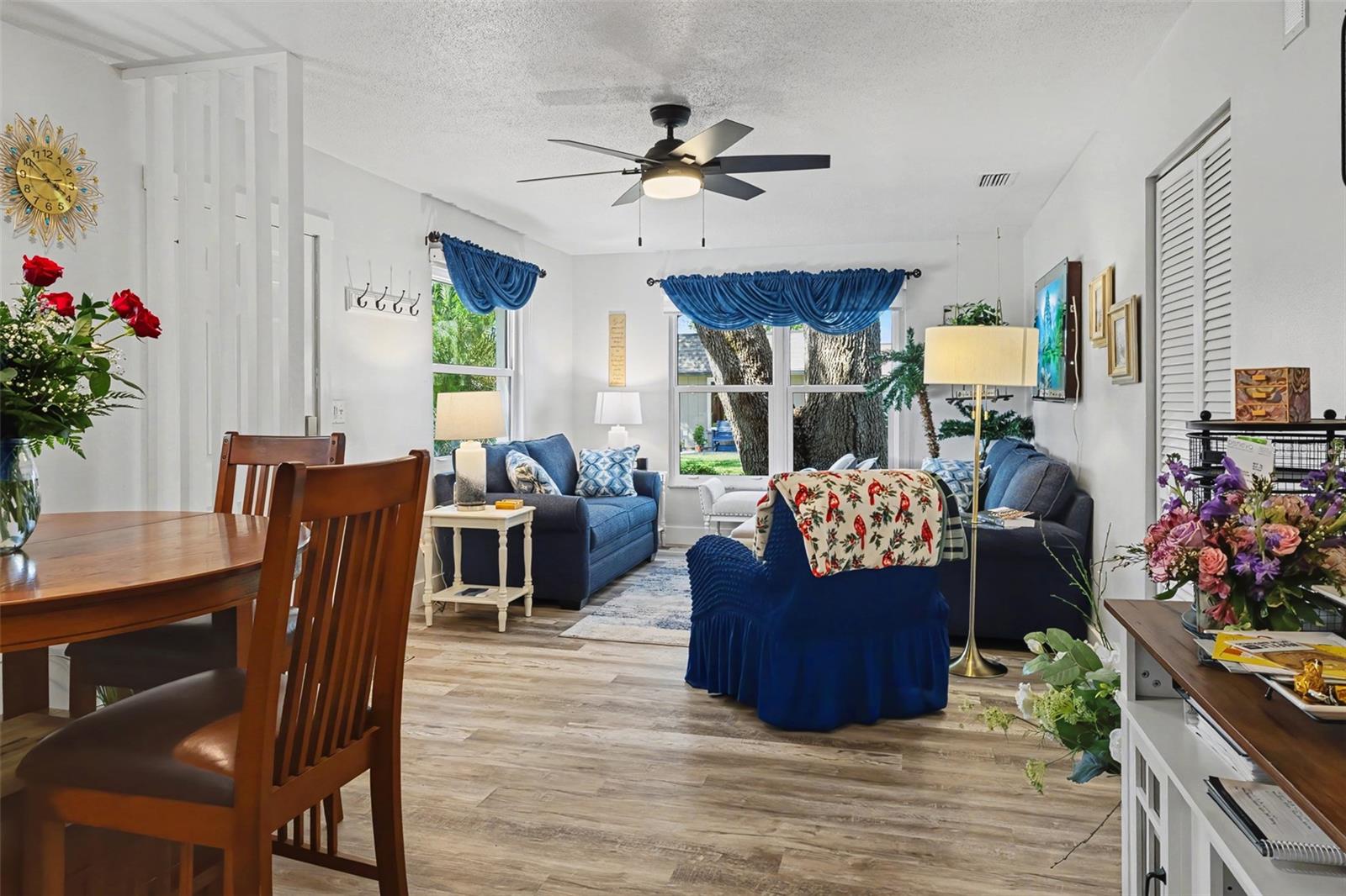 1327 GLENDALE CIR W #218, SARASOTA, FL, 34232