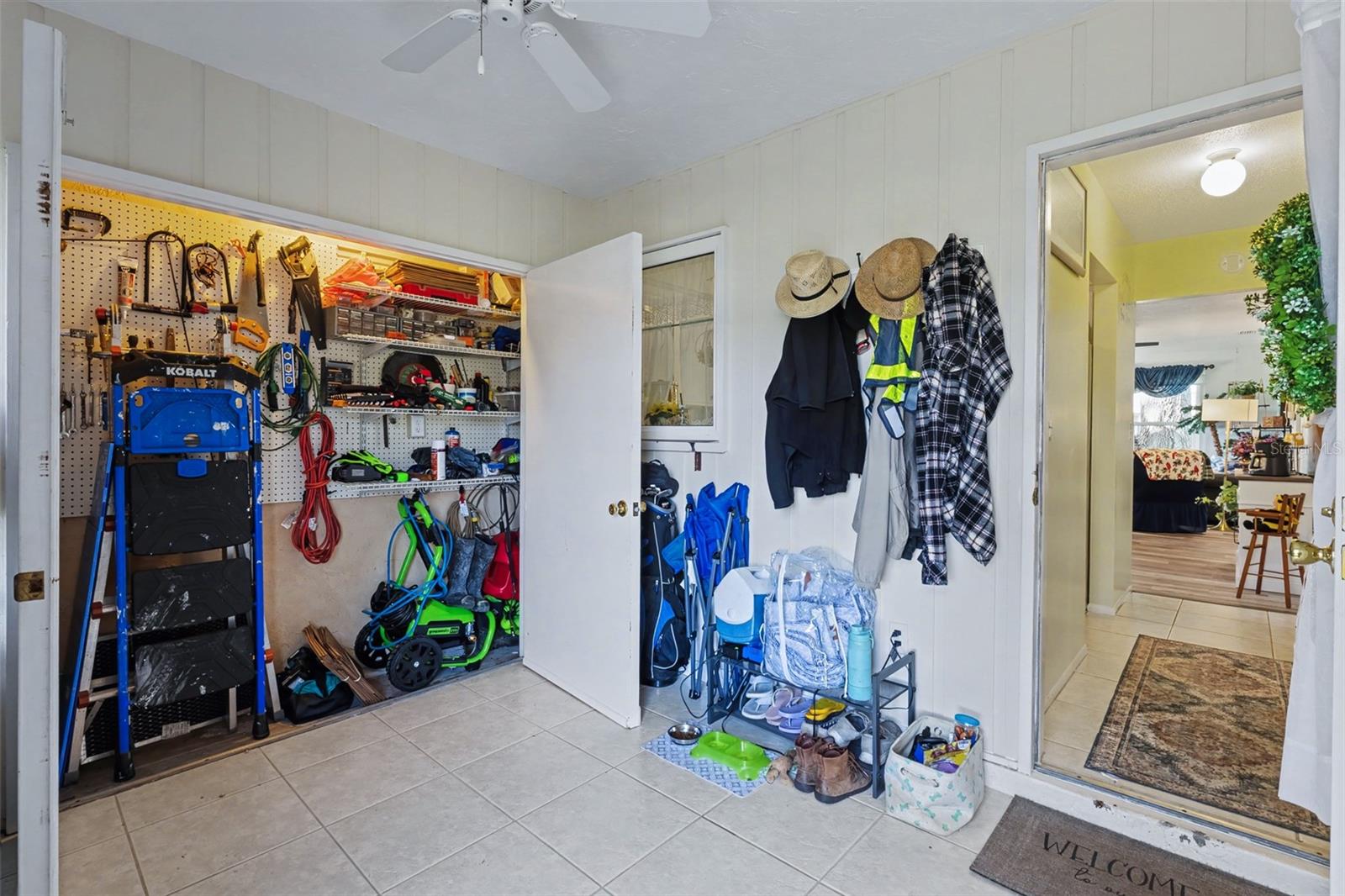 1327 GLENDALE CIR W #218, SARASOTA, FL, 34232