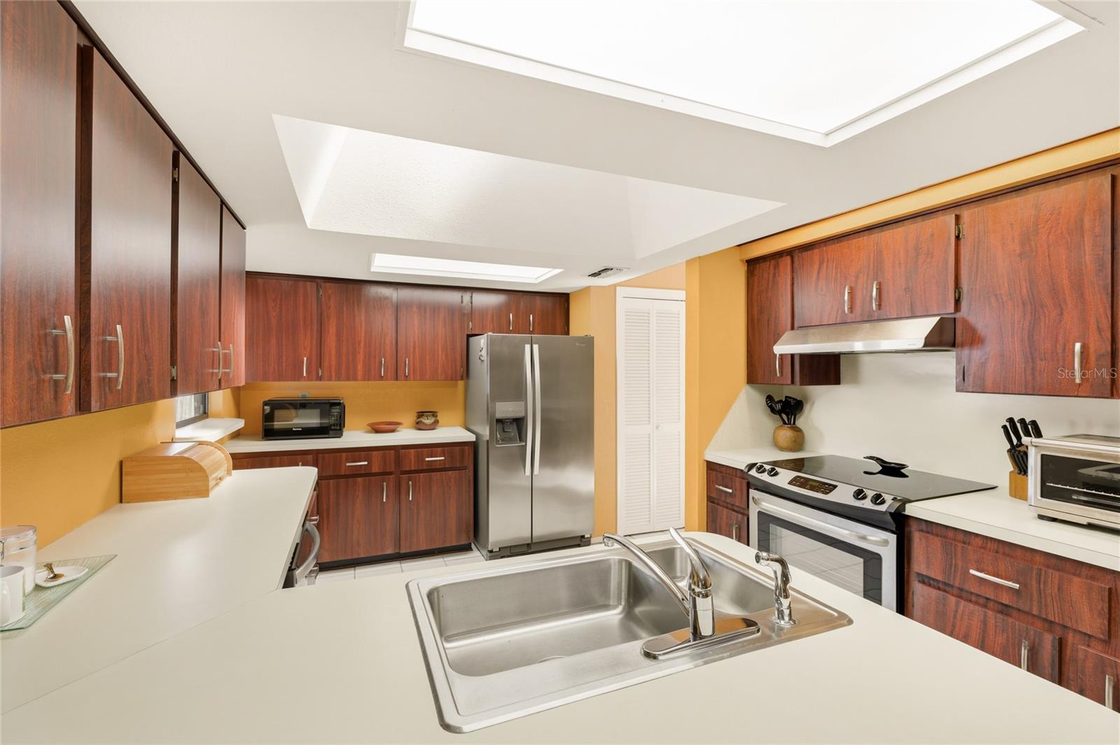 906 TROPICAL DR, BRADENTON, FL, 34208