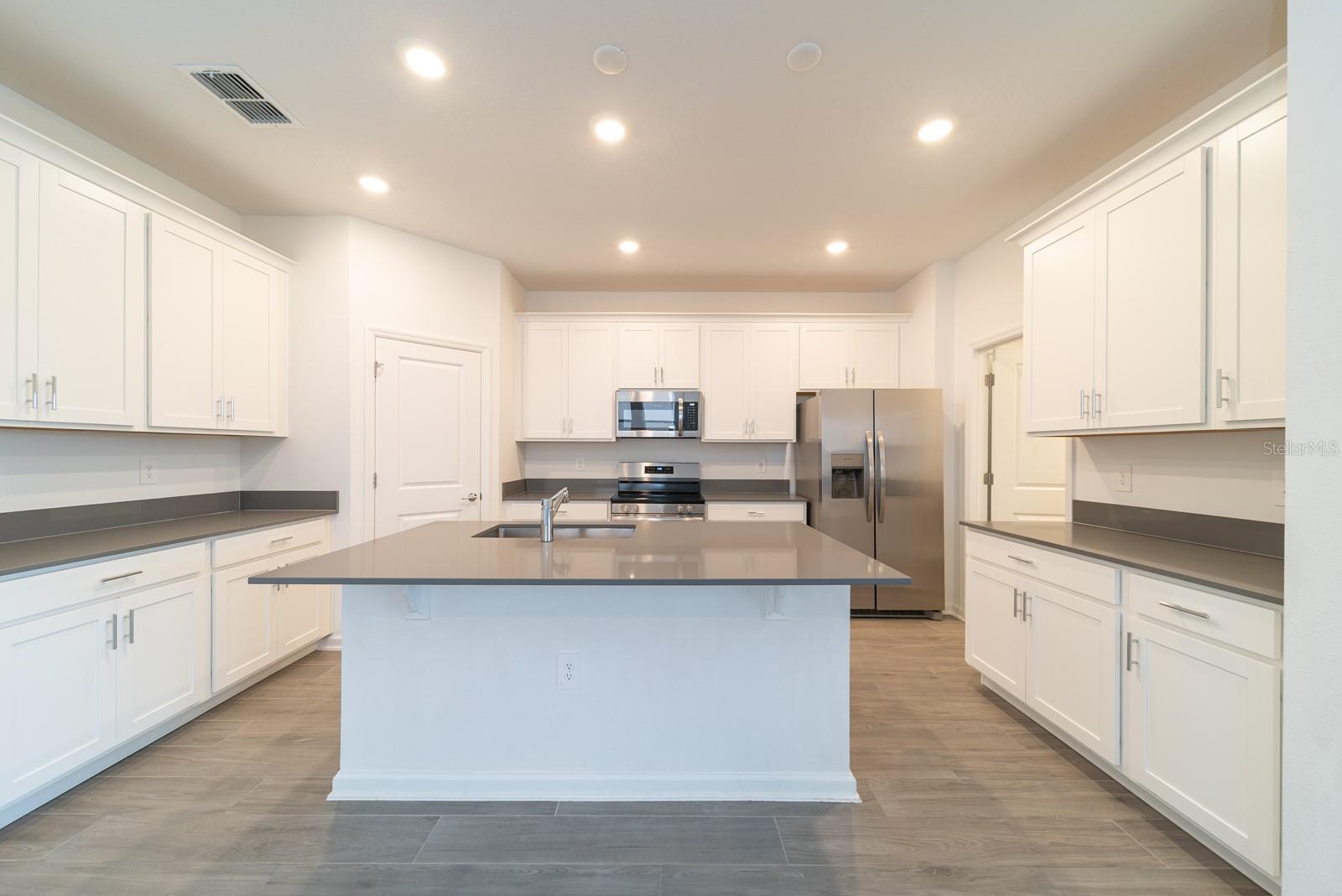 2898 ARMSTRONG AVE, CLERMONT, FL, 34714