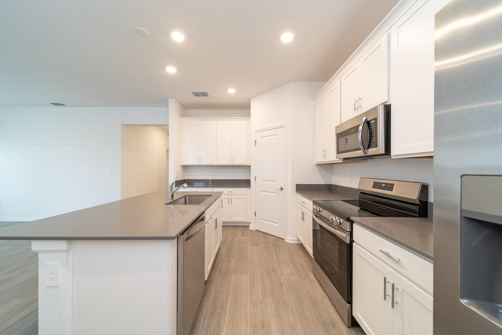 2898 ARMSTRONG AVE, CLERMONT, FL, 34714
