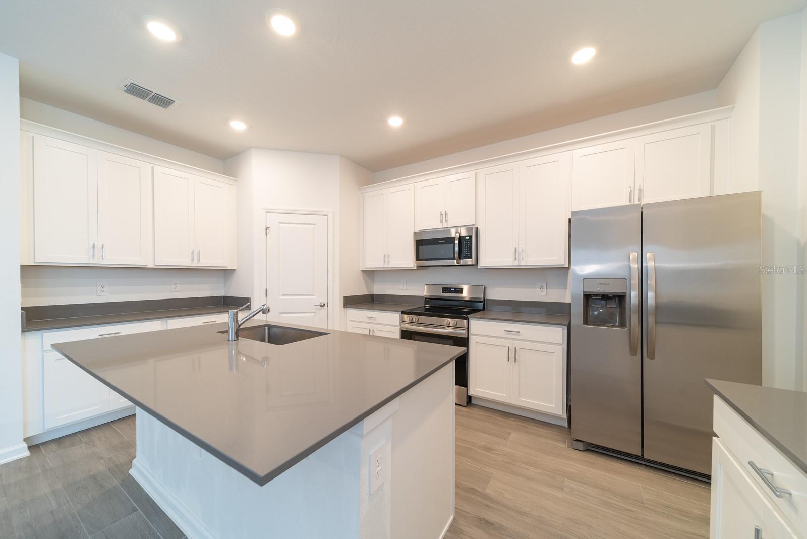 2898 ARMSTRONG AVE, CLERMONT, FL, 34714