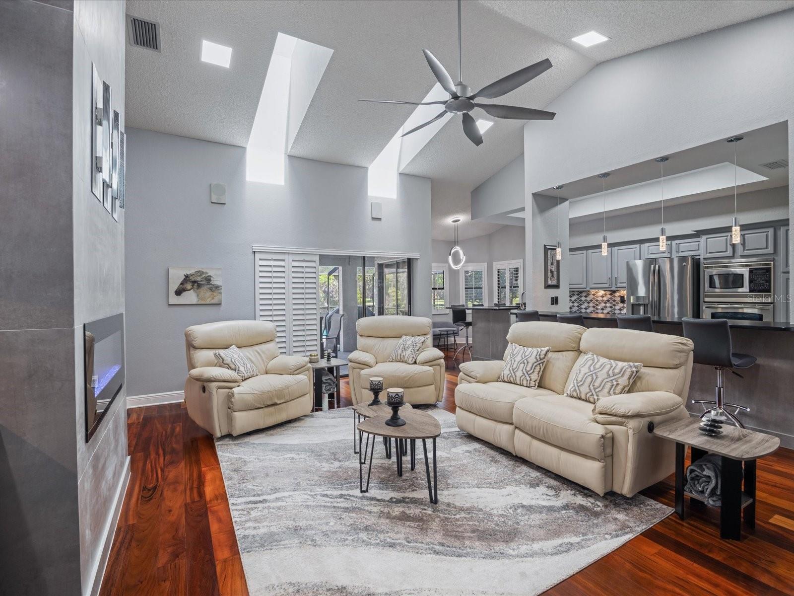 10 WINDRUSH CT, OLDSMAR, FL, 34677