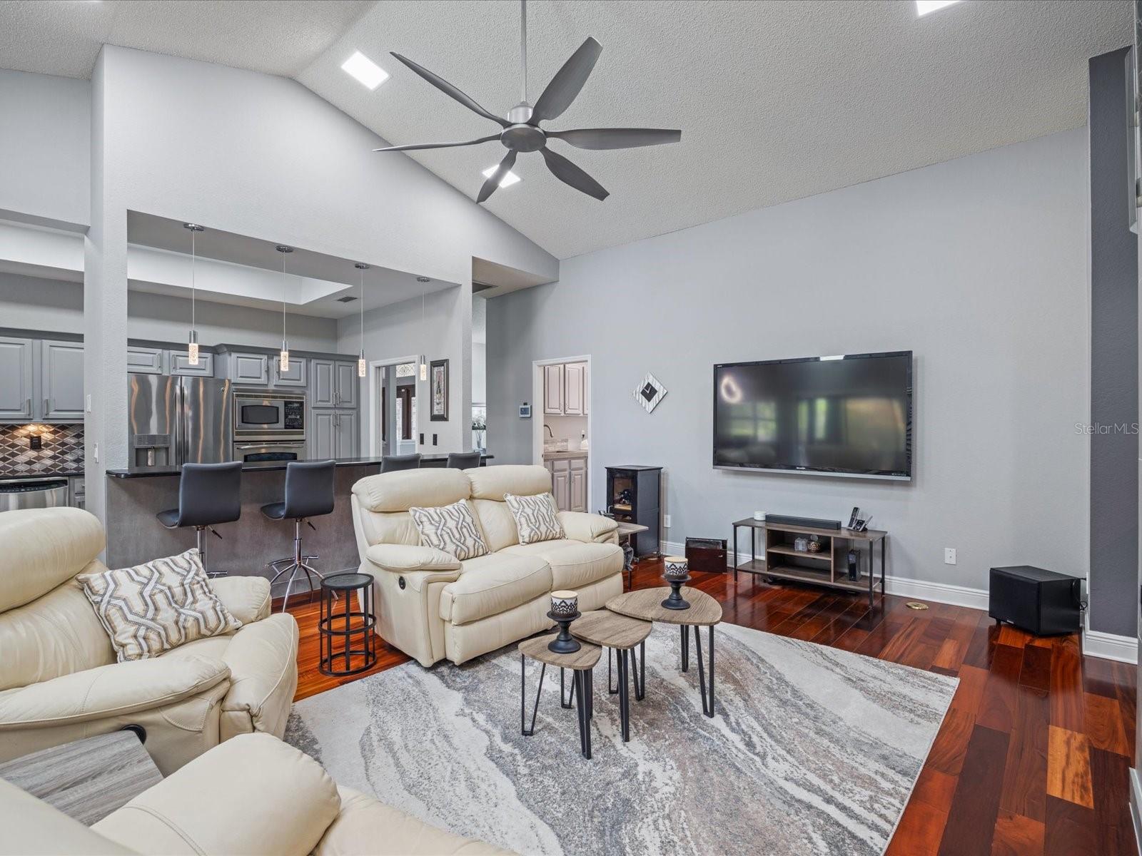 10 WINDRUSH CT, OLDSMAR, FL, 34677