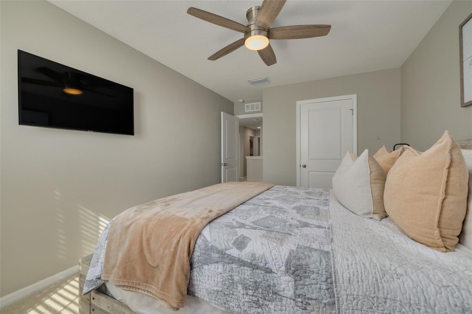Guest Bedroom (1)