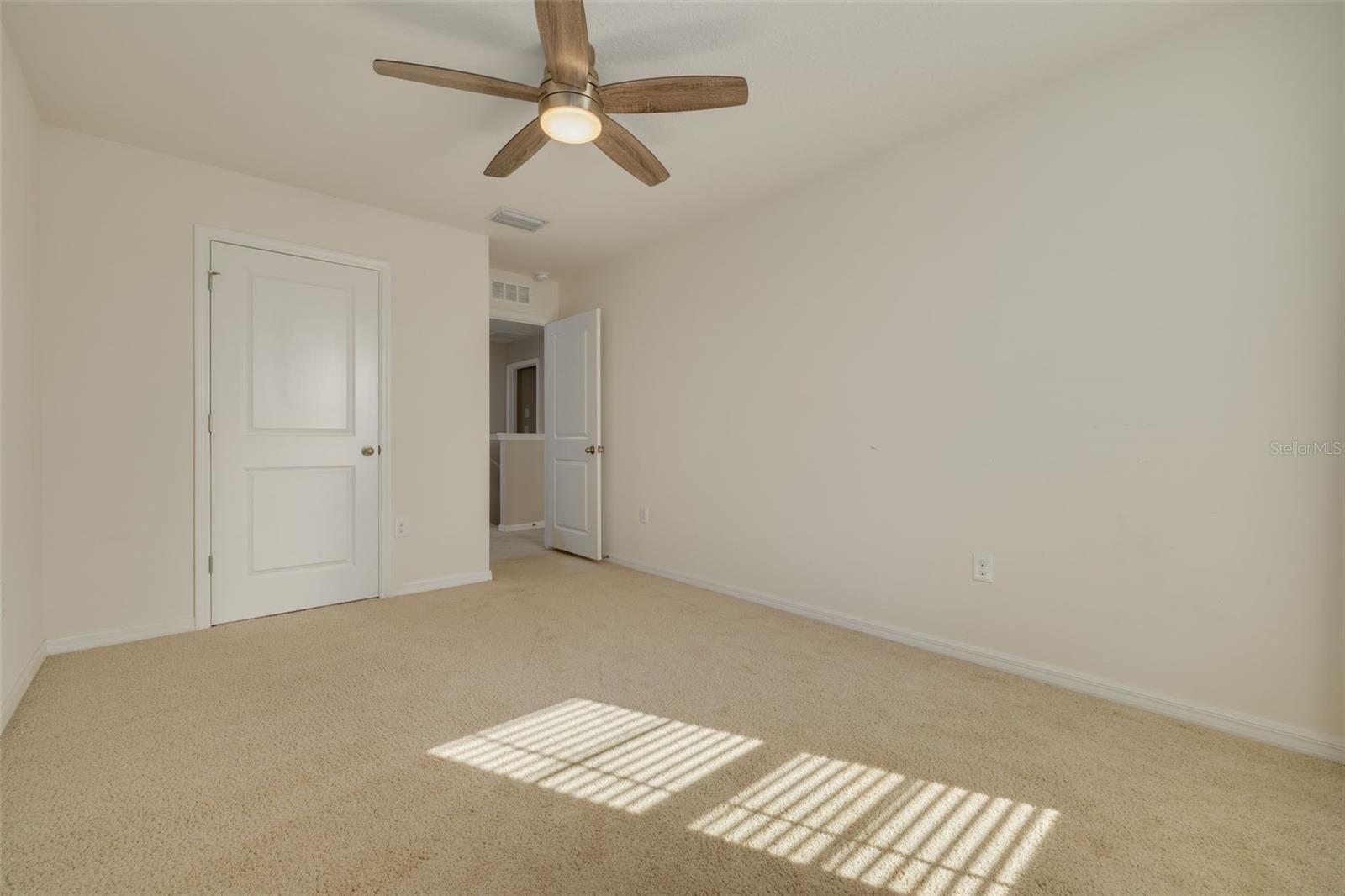 Guest Bedroom (3)