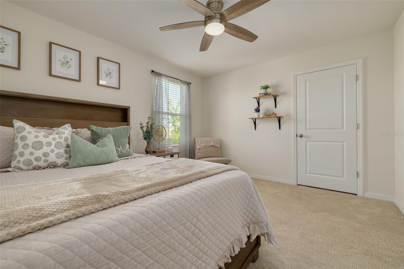 Guest Bedroom (2)