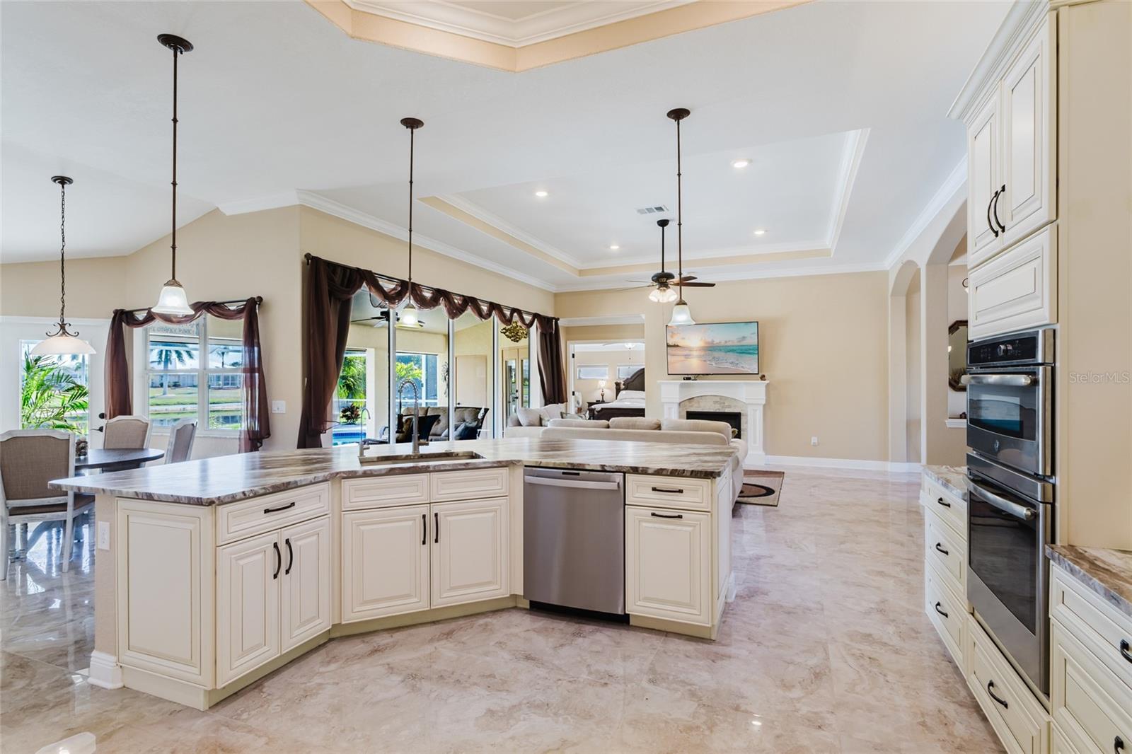 1900 NUREMBERG BLVD, PUNTA GORDA, FL, 33983