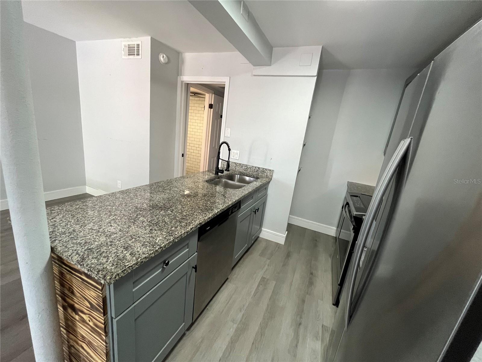 4902 W GANDY BLVD #E106, TAMPA, FL, 33611