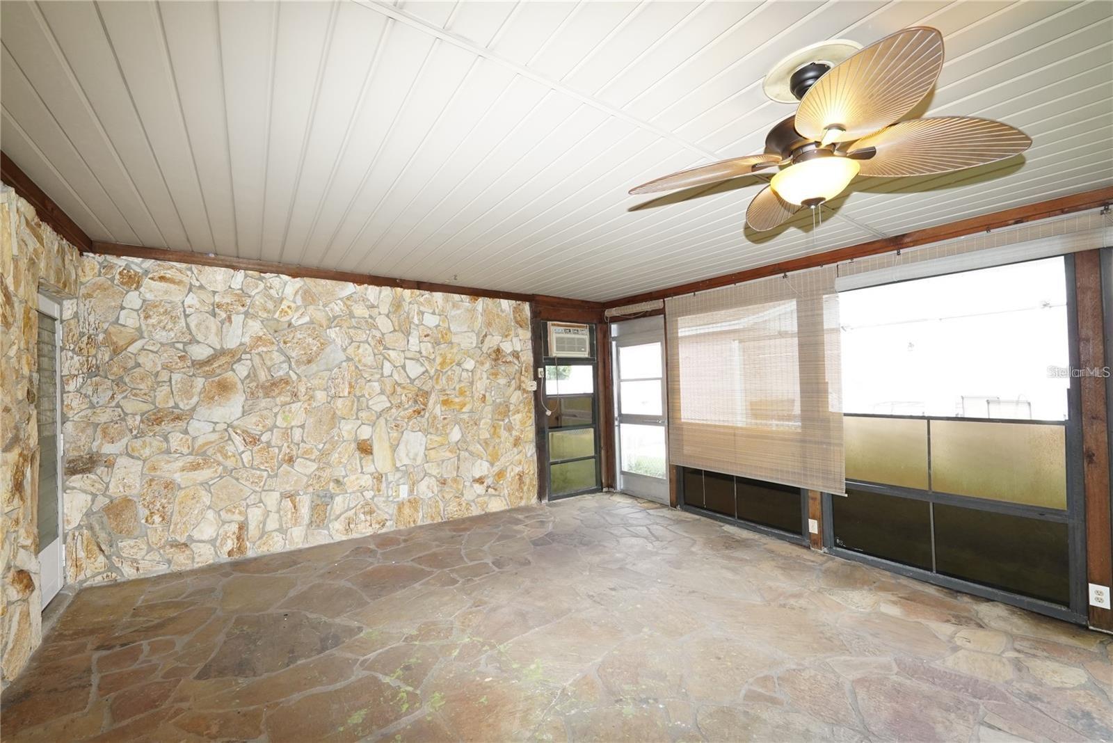 824 62ND AVE NE, ST PETERSBURG, FL, 33702