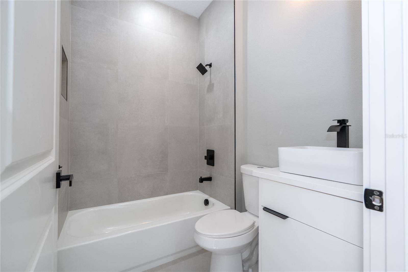 70 MCDILL DR, PORT CHARLOTTE, FL, 33953