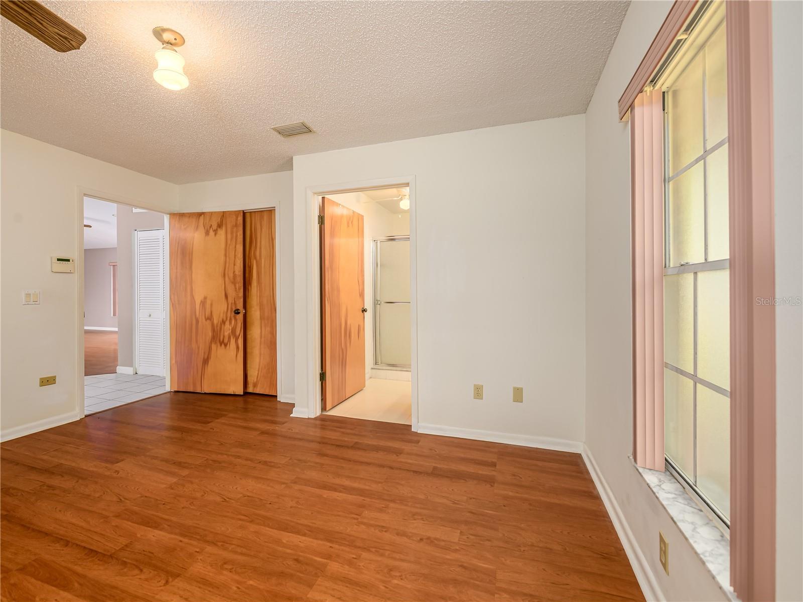 24180 LANDING DR, LUTZ, FL, 33559