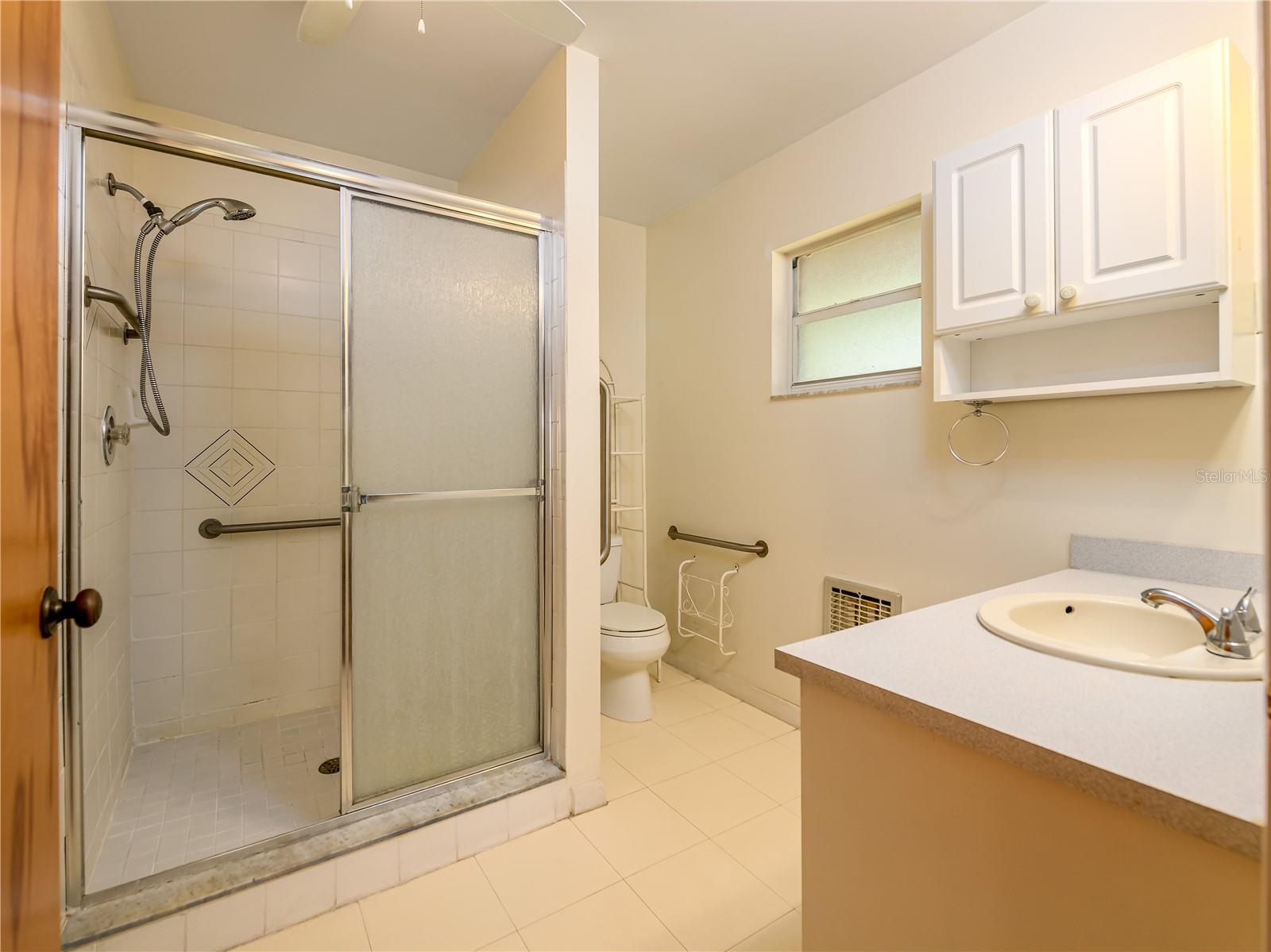 24180 LANDING DR, LUTZ, FL, 33559