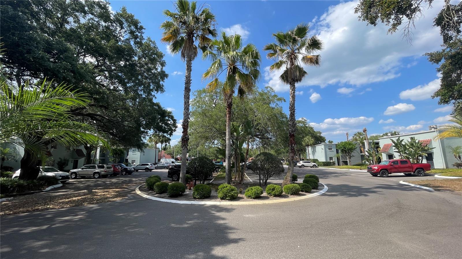 2850 SOMERSET PARK DR #201, TAMPA, FL, 33613