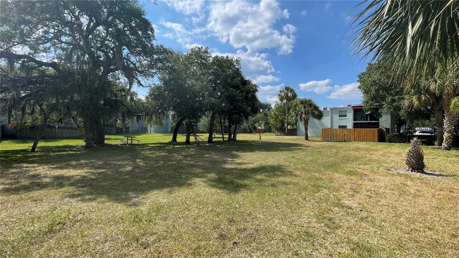 2850 SOMERSET PARK DR #201, TAMPA, FL, 33613