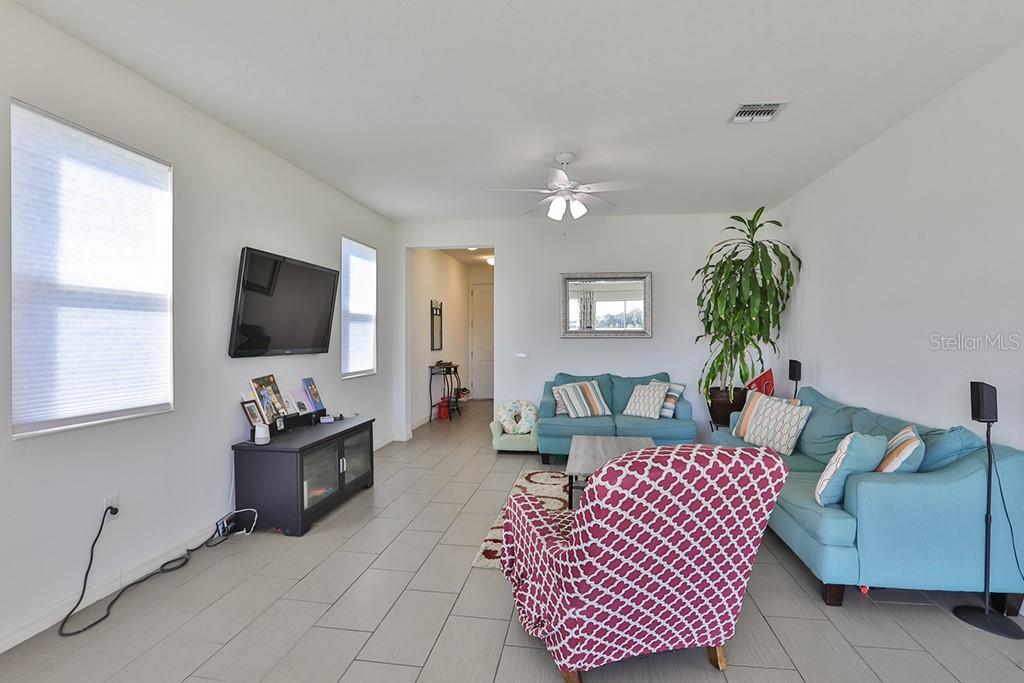 10546 MEDFORD LAKE DR, RIVERVIEW, FL, 33578