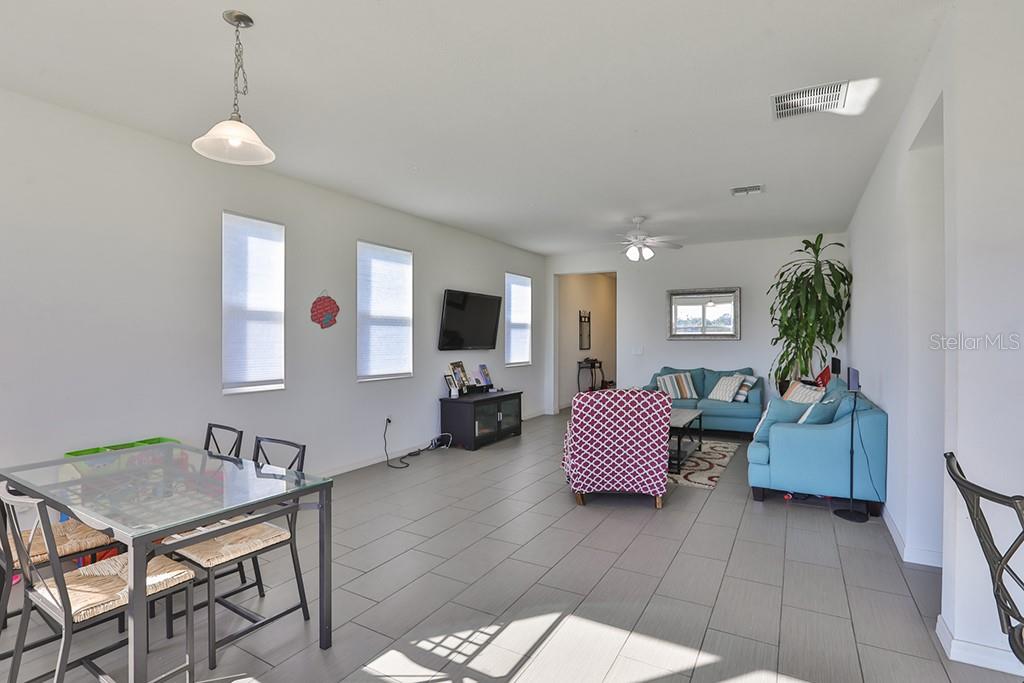 10546 MEDFORD LAKE DR, RIVERVIEW, FL, 33578
