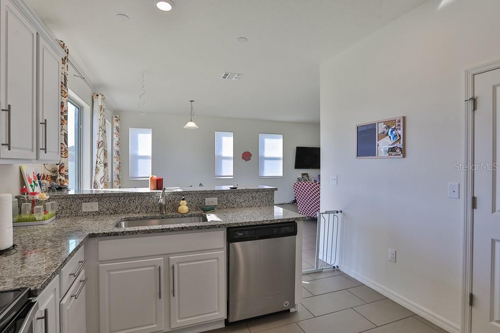 10546 MEDFORD LAKE DR, RIVERVIEW, FL, 33578