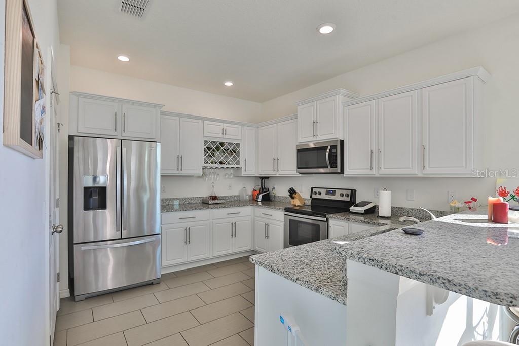 10546 MEDFORD LAKE DR, RIVERVIEW, FL, 33578