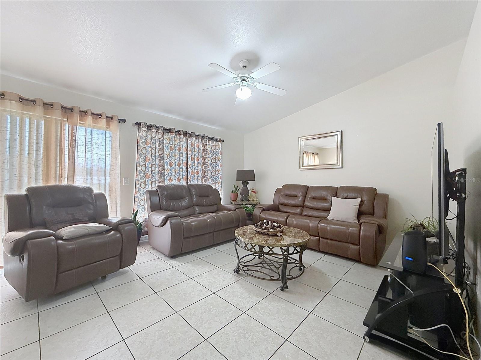 522-524 IMPERIAL PL, KISSIMMEE, FL, 34758