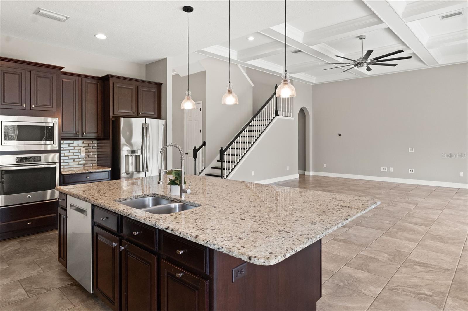 7011 COVINGTON STONE AVE, APOLLO BEACH, FL, 33572