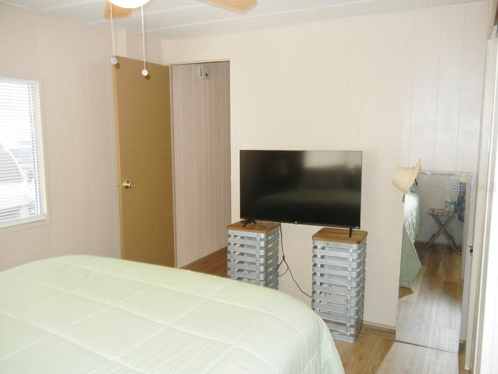 212 RUE DE PONT, TAVARES, FL, 32778