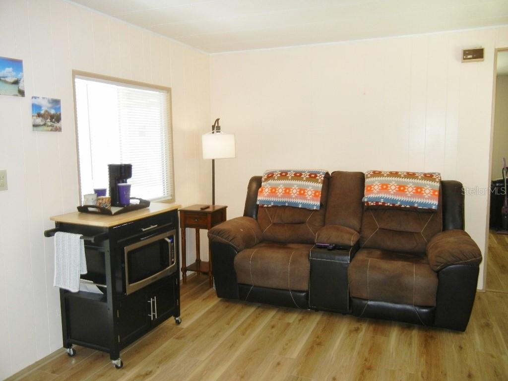 212 RUE DE PONT, TAVARES, FL, 32778