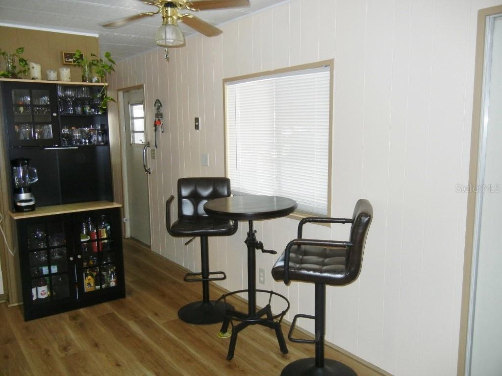212 RUE DE PONT, TAVARES, FL, 32778