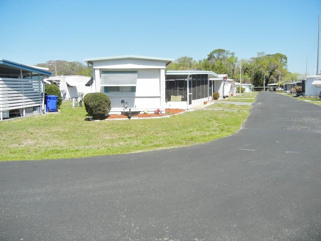 212 RUE DE PONT, TAVARES, FL, 32778