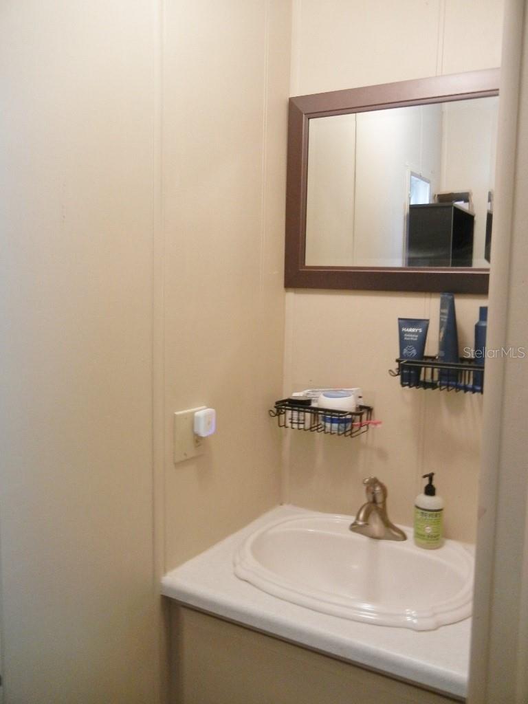 212 RUE DE PONT, TAVARES, FL, 32778