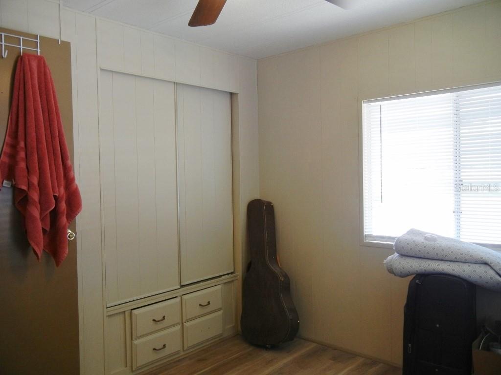 212 RUE DE PONT, TAVARES, FL, 32778