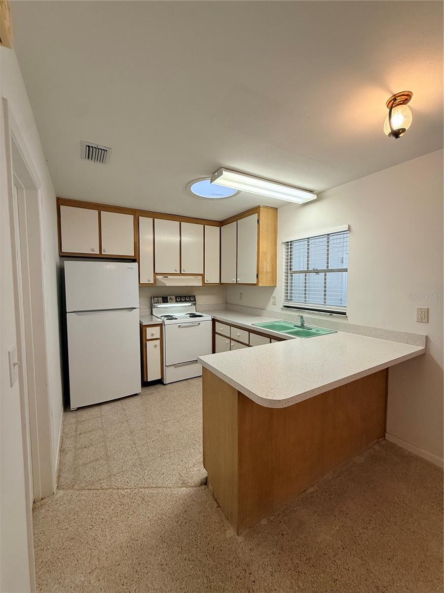 135 W MINNESOTA AVE #8, DELAND, FL, 32720