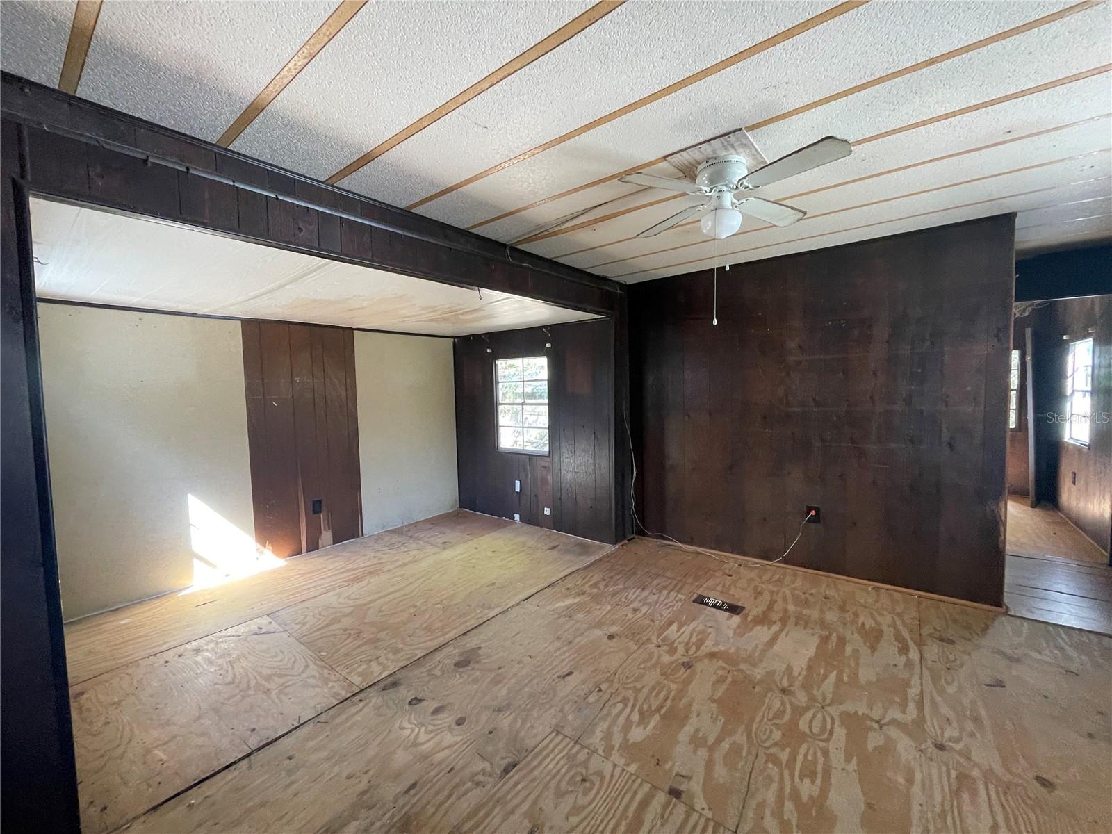 31725 SPRUCE DR, EUSTIS, FL, 32736