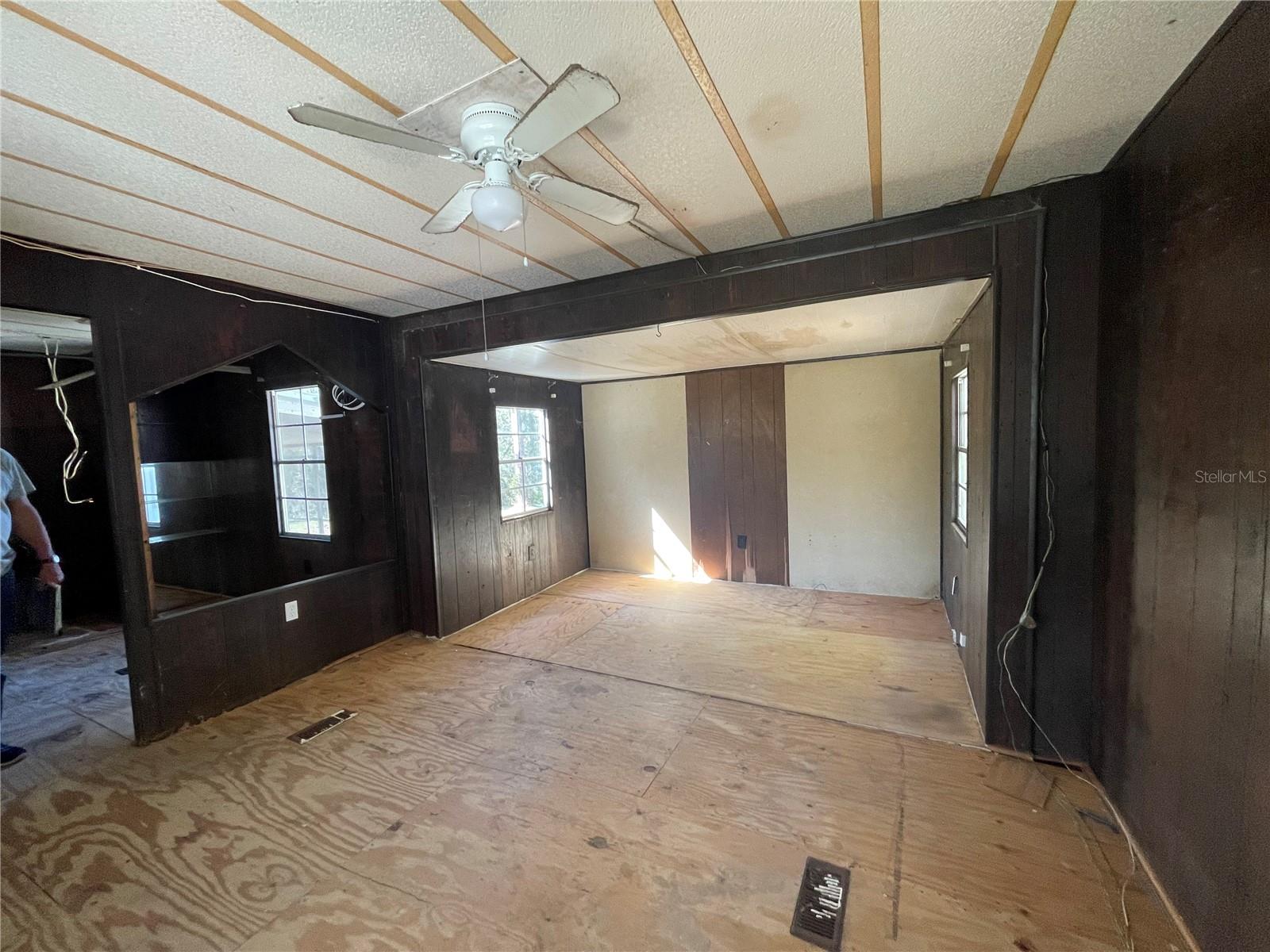 31725 SPRUCE DR, EUSTIS, FL, 32736