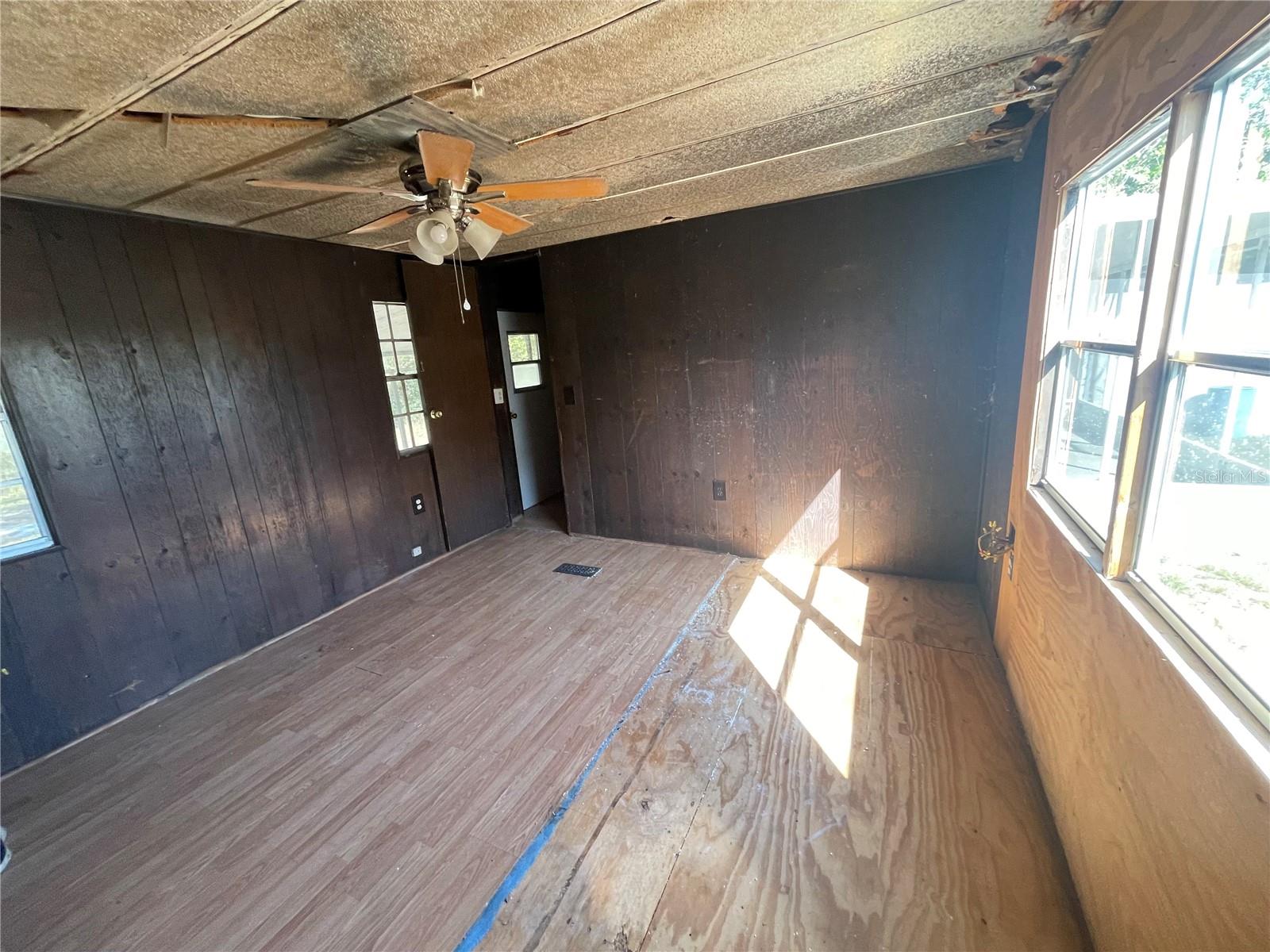 31725 SPRUCE DR, EUSTIS, FL, 32736