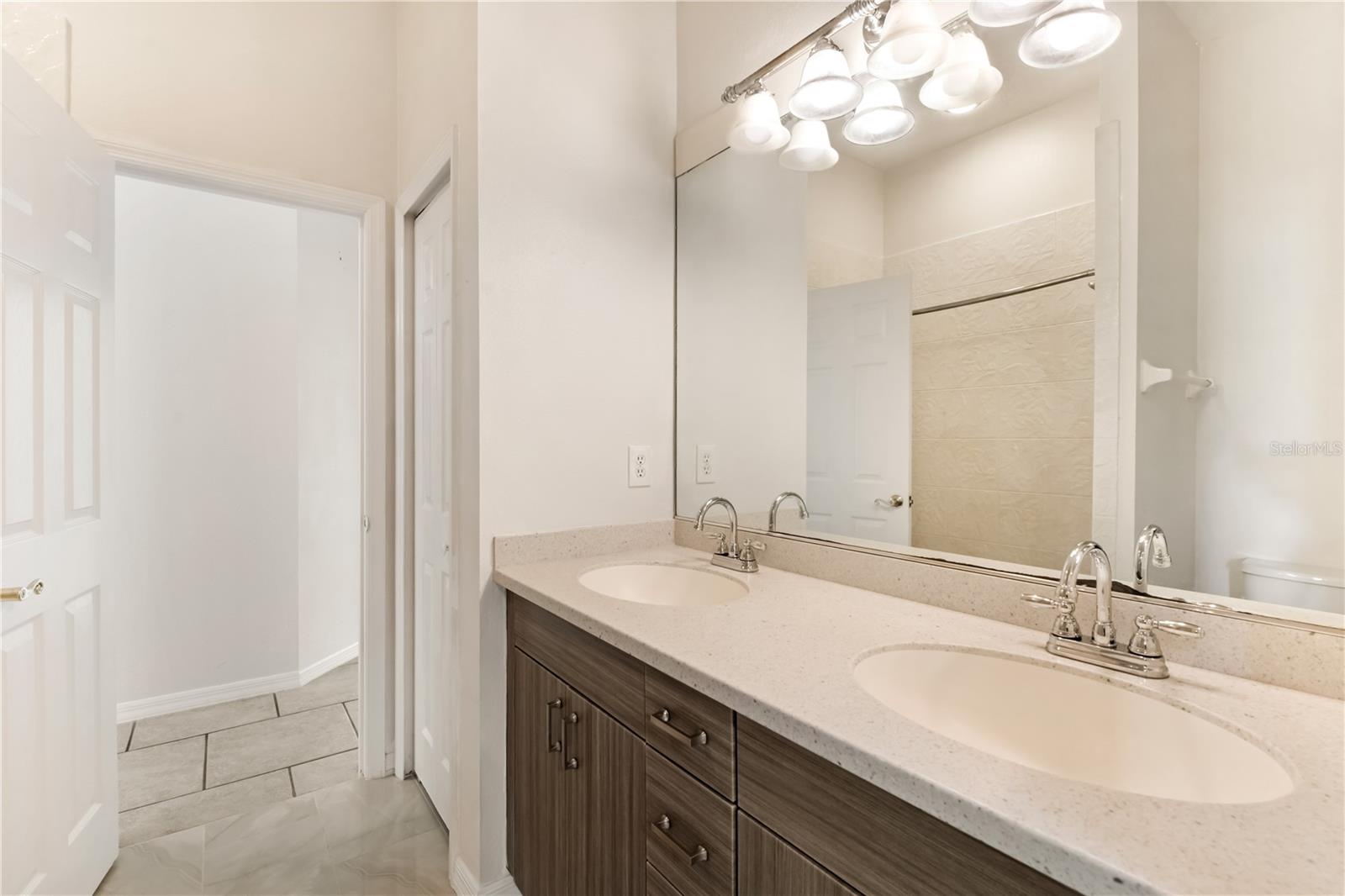 6801 SUPERIOR STREET CIR, SARASOTA, FL, 34243