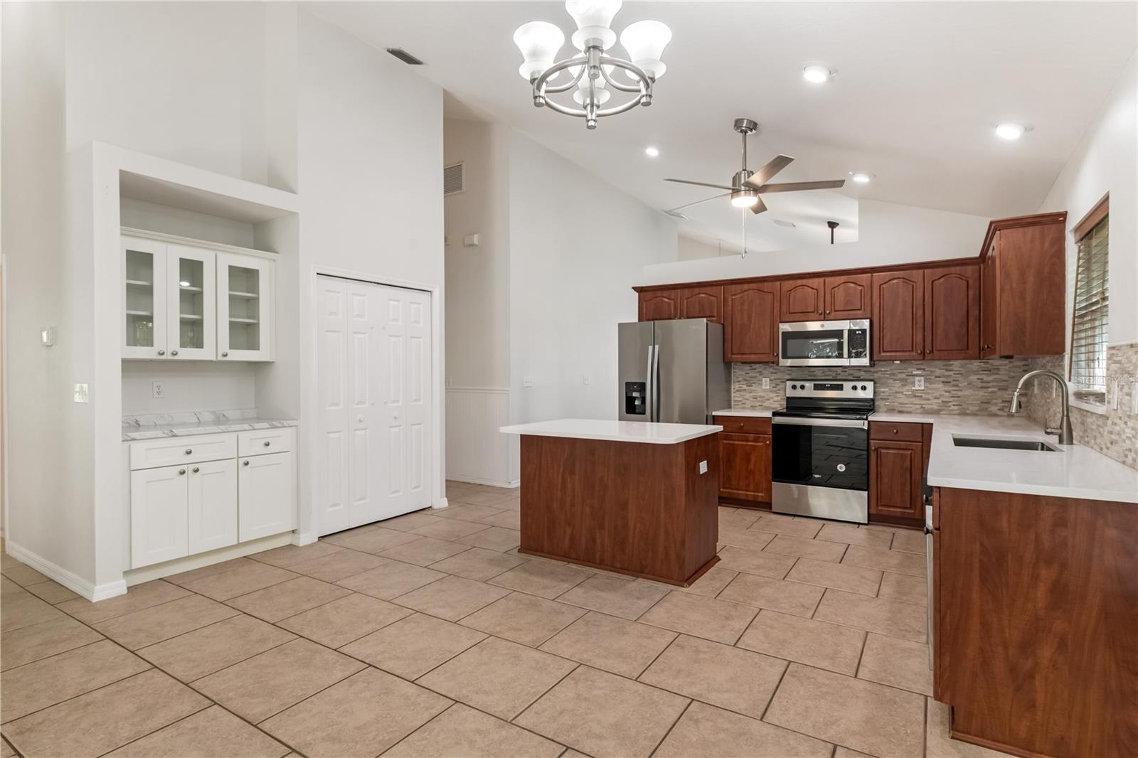 6801 SUPERIOR STREET CIR, SARASOTA, FL, 34243