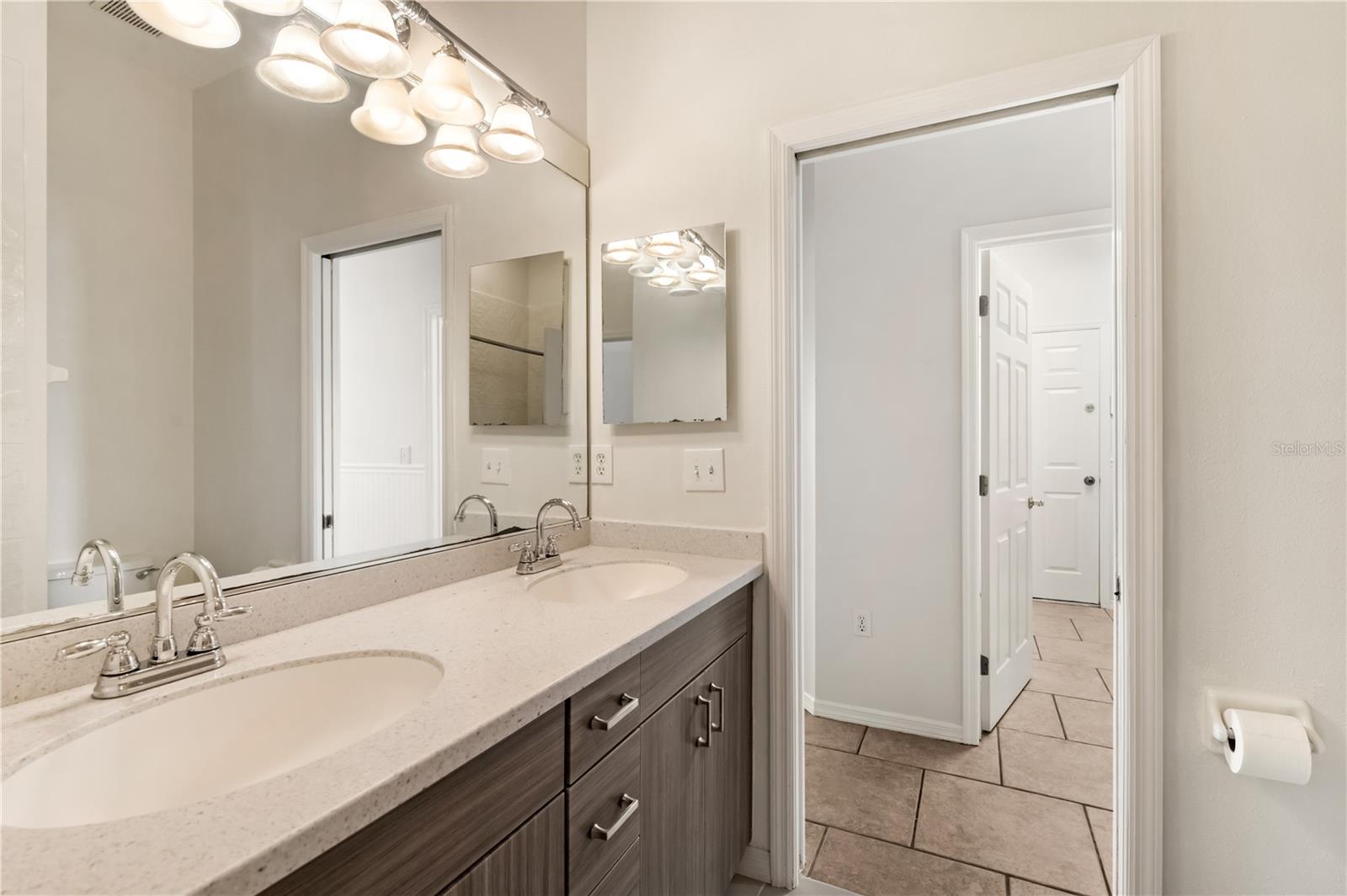 6801 SUPERIOR STREET CIR, SARASOTA, FL, 34243