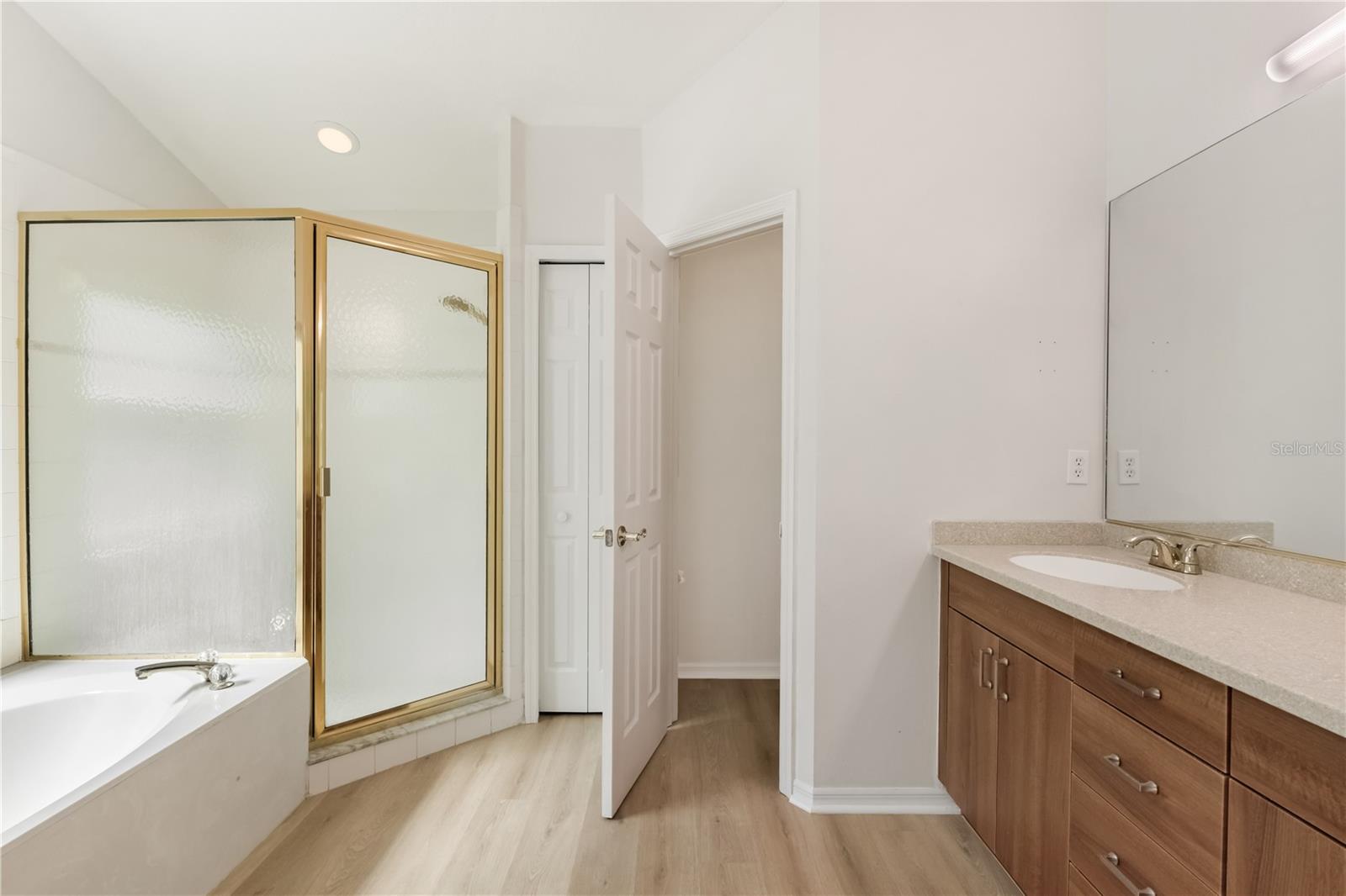 6801 SUPERIOR STREET CIR, SARASOTA, FL, 34243