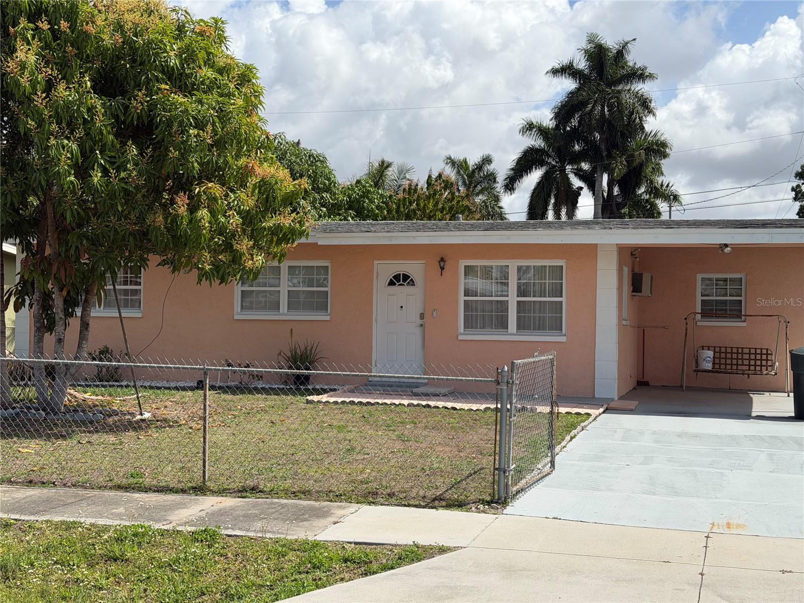 32 ROANOKE DR #0, FORT MYERS, FL, 33905