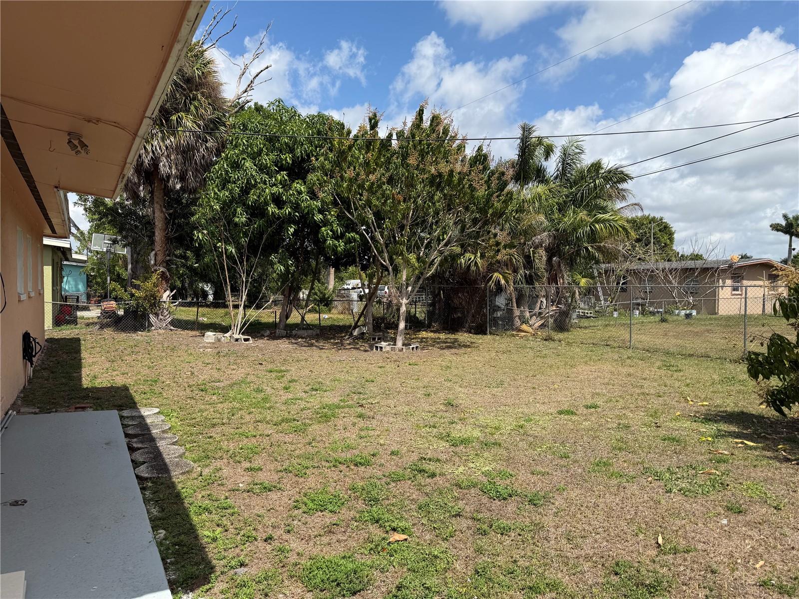 32 ROANOKE DR #0, FORT MYERS, FL, 33905