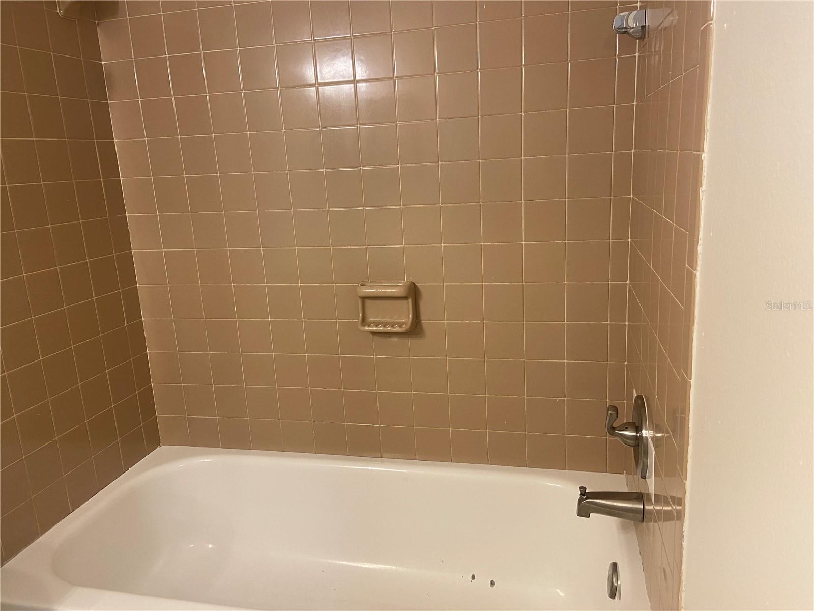 3822 VALLEY TREE DR VALLEY TREE DR, TAMPA, FL, 33610