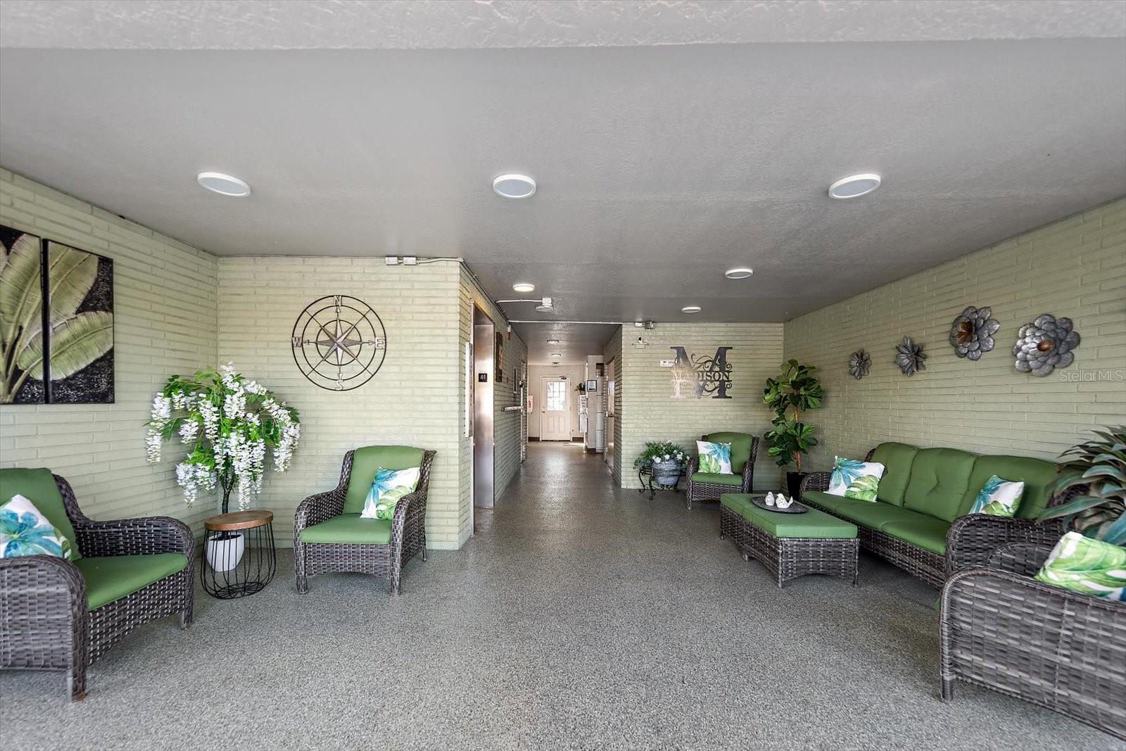 6080 80 ST N #102, ST PETERSBURG, FL, 33709